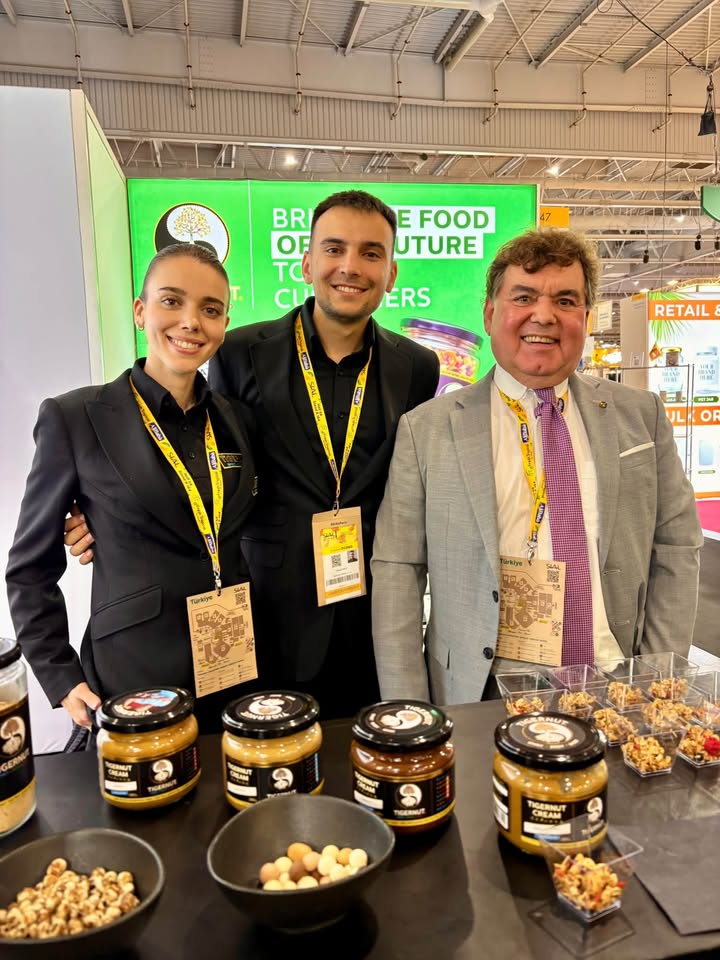 A few impressions from SIAL Paris with Loes and Heinrich. We’re here scouting for new…